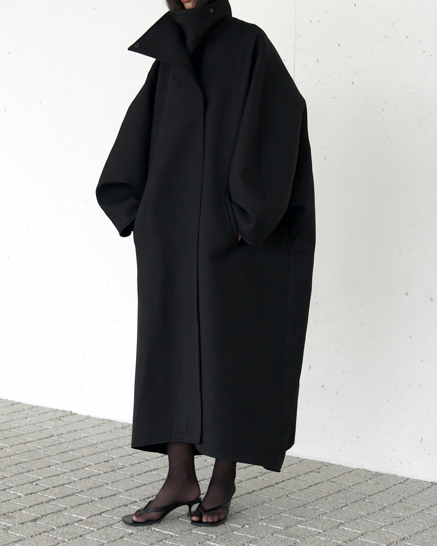 Signature Mia Coat in black - Midseason