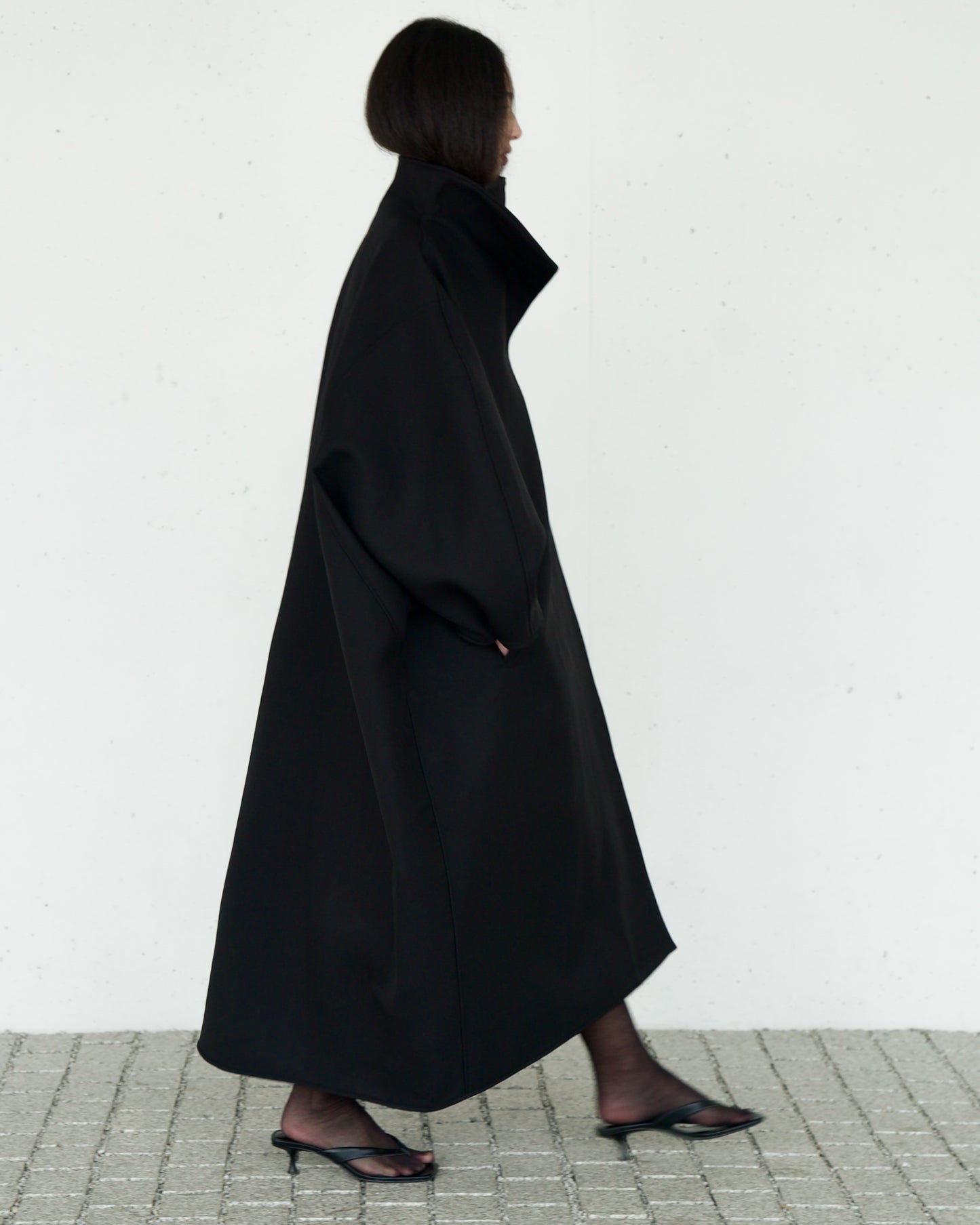 Signature Mia Coat in black - Midseason
