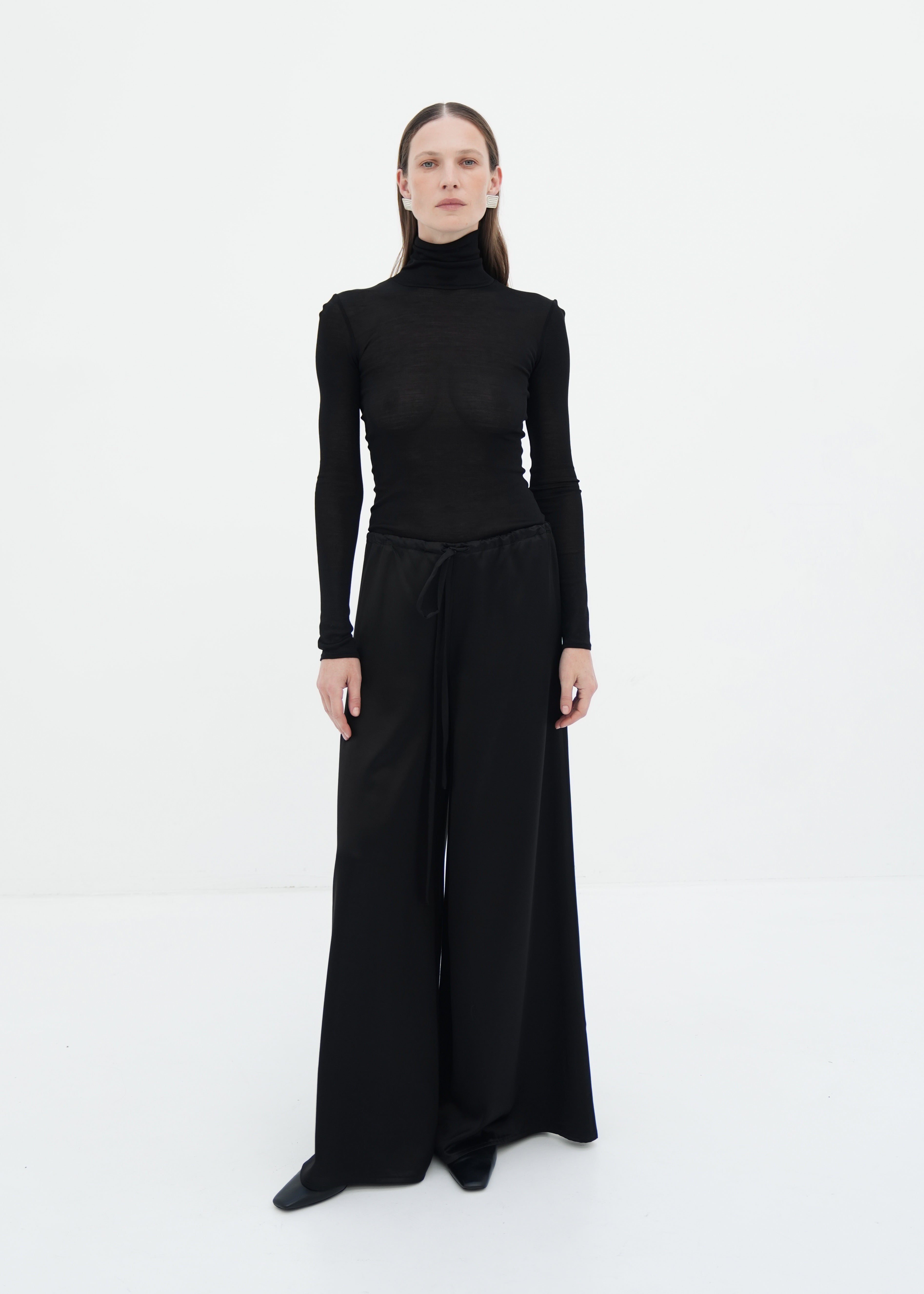 Wide fluid evening trousers – Diana Milkanova