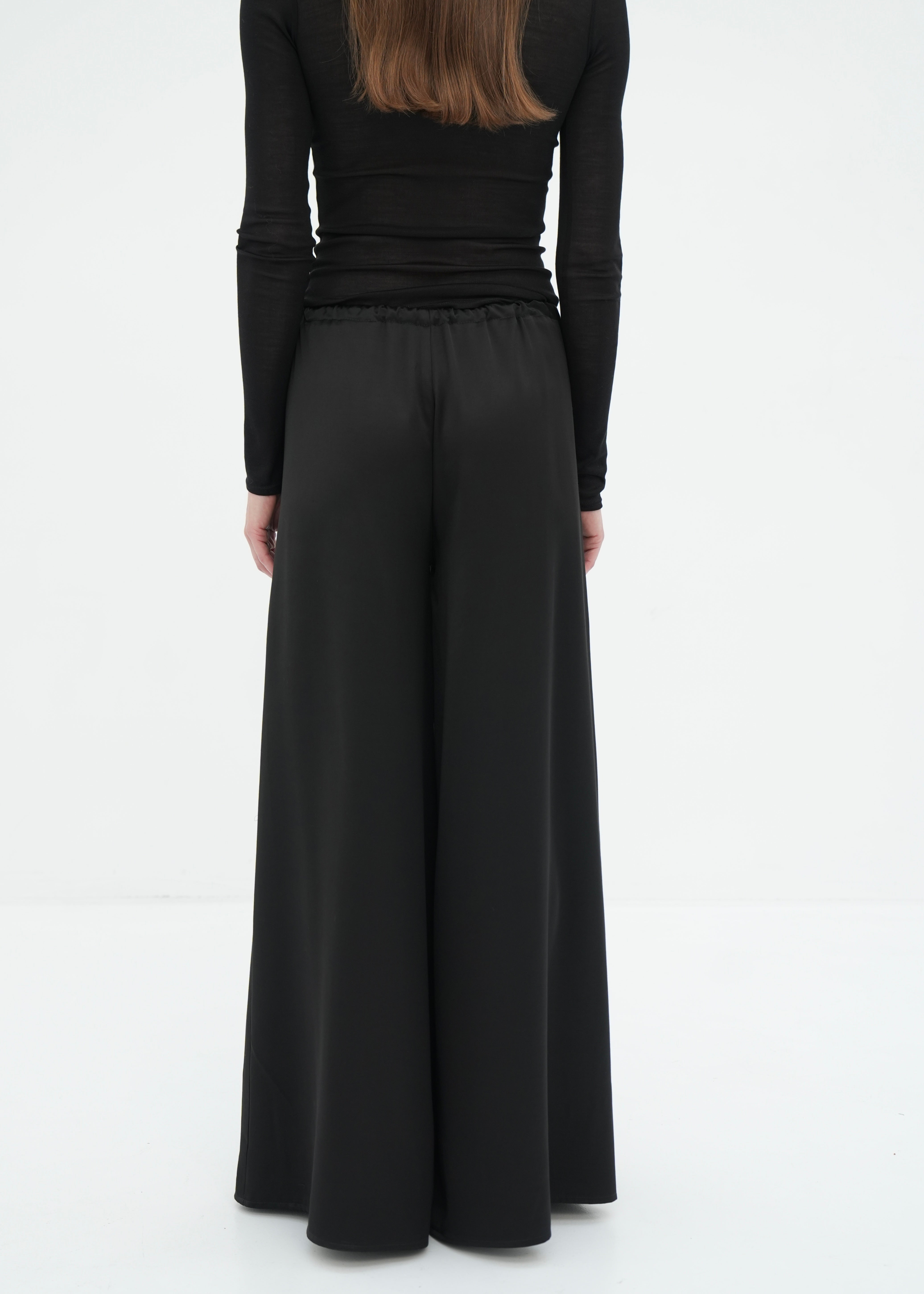 Wide fluid evening trousers – Diana Milkanova