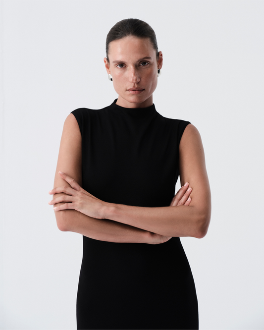 Arc Dress in black